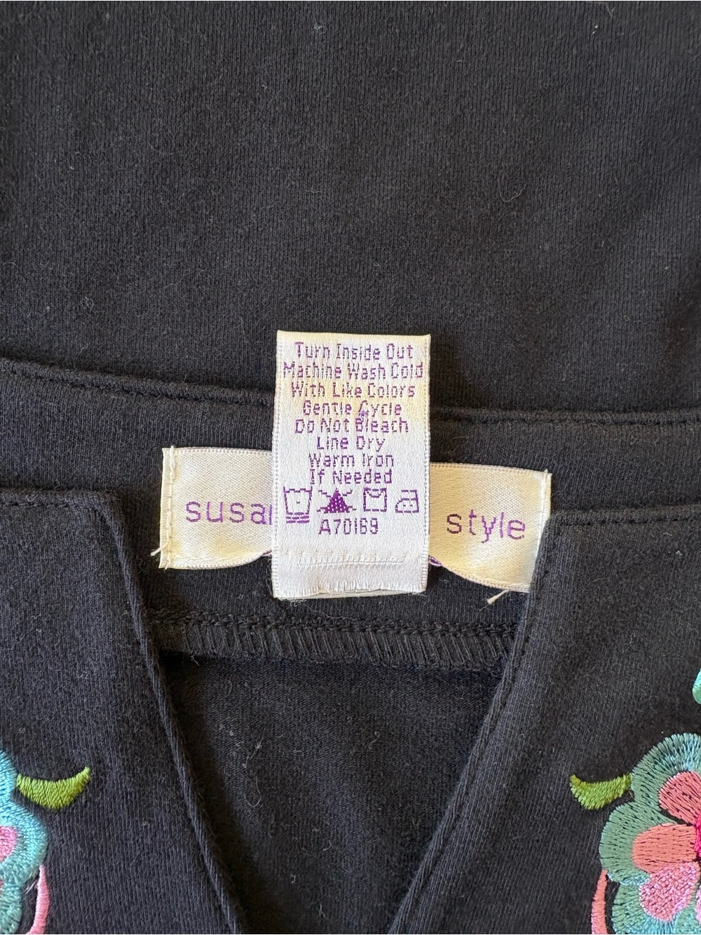 Susan Graver Embroidered V-neck Black Blouse, Women's Size L - Picture 7 of 7